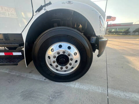 2020 Freightliner M2 106