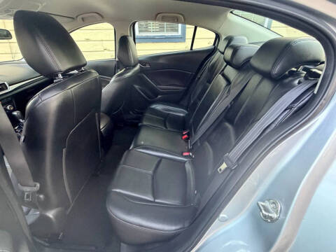 2018 Mazda MAZDA3 Touring