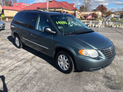 2007 Chrysler Town and Country for sale at Country Auto Sales Inc. in Bristol VA