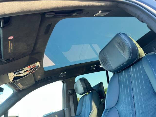 2025 Cadillac Escalade IQ Luxury 2