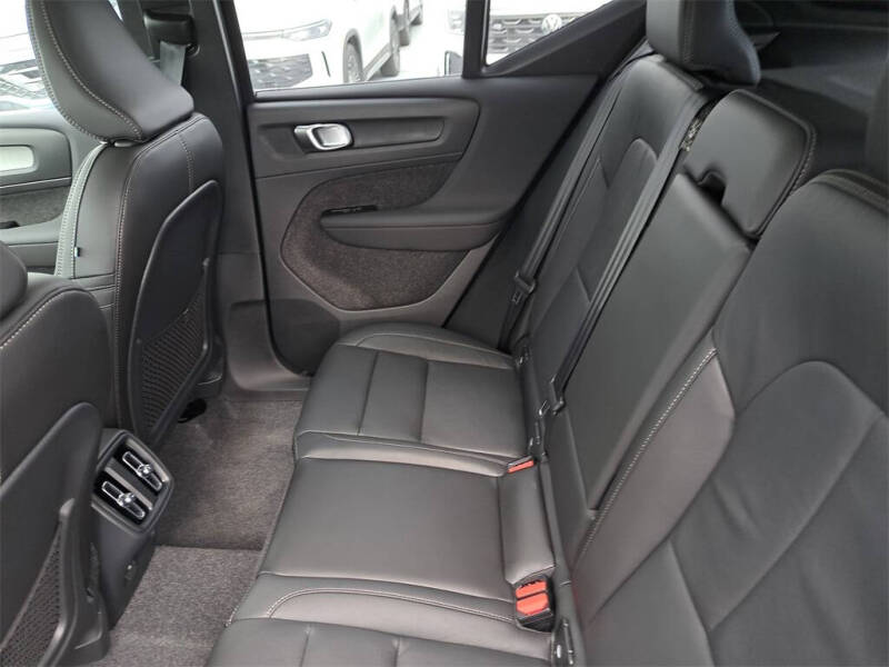 2026 Volvo XC40 B4 Core