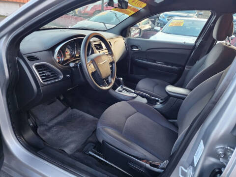 2014 Chrysler 200 LX