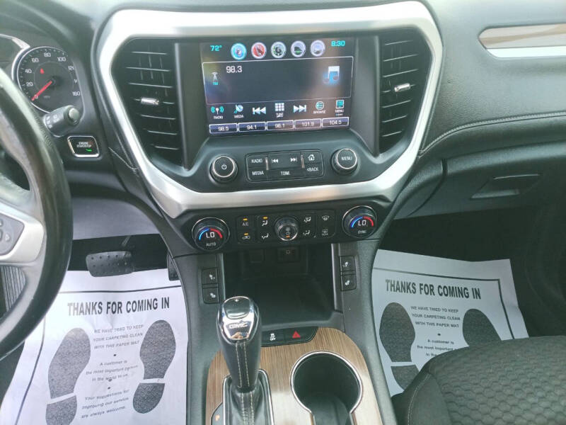 2017 GMC Acadia SLE-2