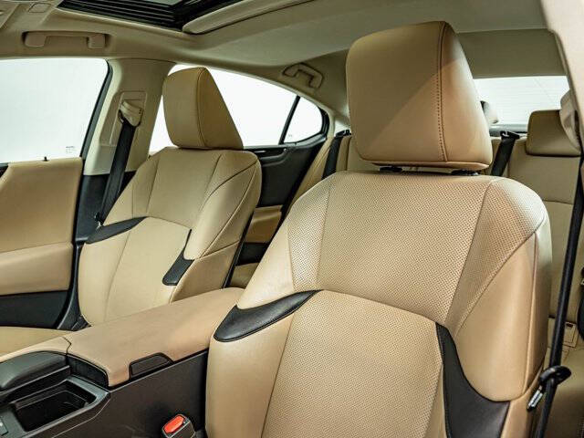 2019 Lexus ES 350