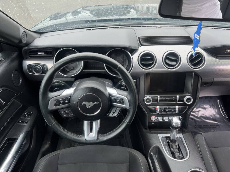 2020 Ford Mustang EcoBoost