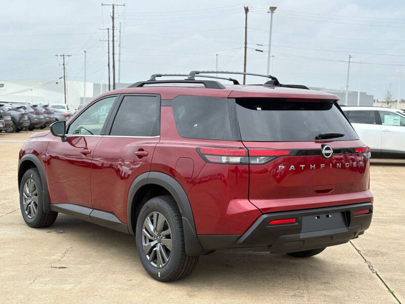 2026 Nissan Pathfinder SV