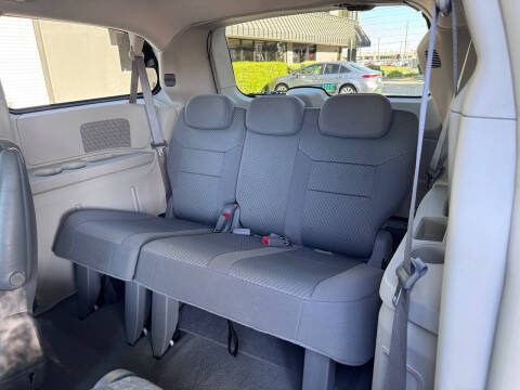2010 Chrysler Town and Country Touring