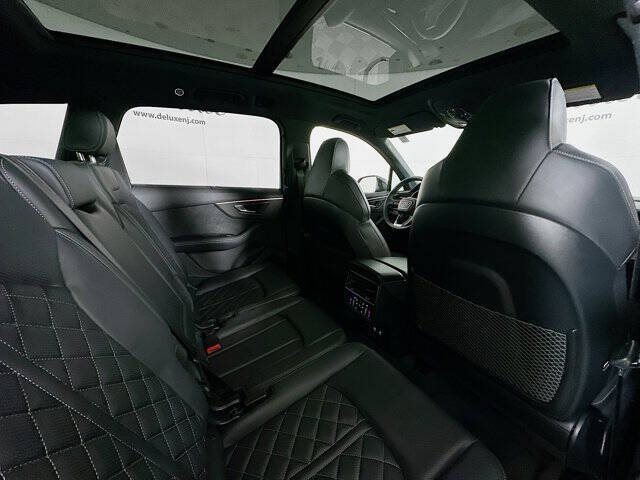 2025 Audi SQ7 4.0T quattro Premium Plus