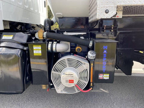 2015 Freightliner M2 106