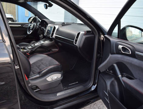 2017 Porsche Cayenne GTS