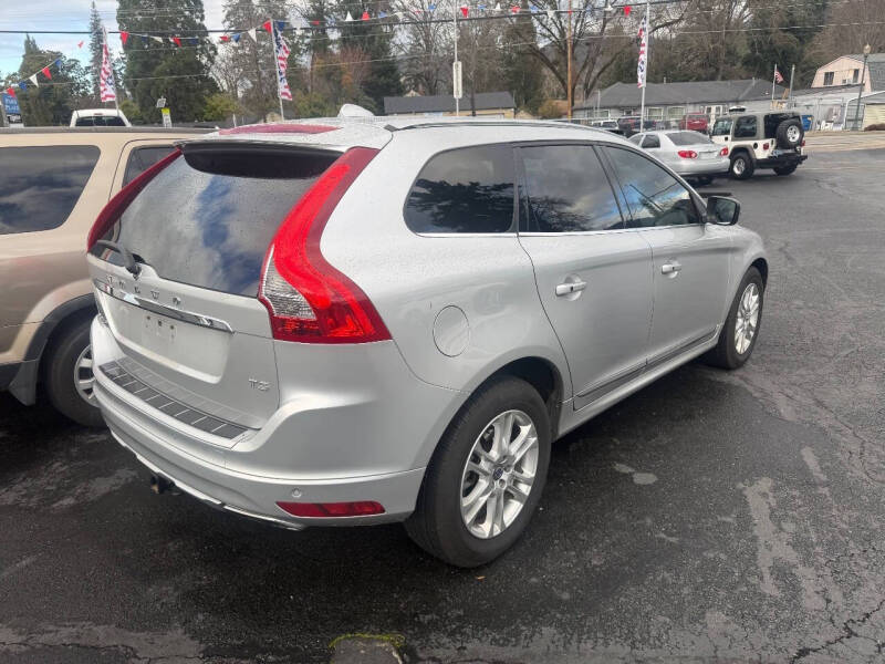 2015 Volvo XC60 T5 Drive-E Platinum