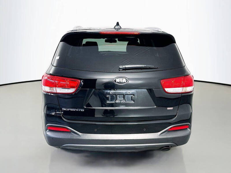 2016 Kia Sorento LX