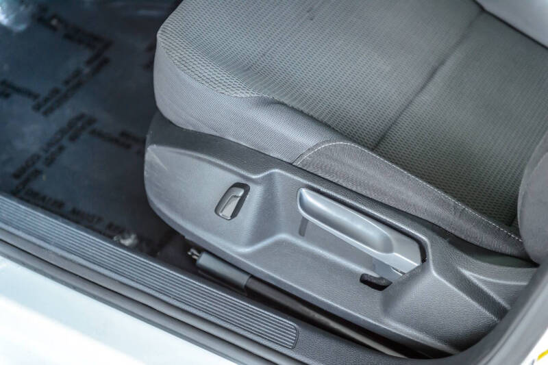 2016 Volkswagen Golf TSI S