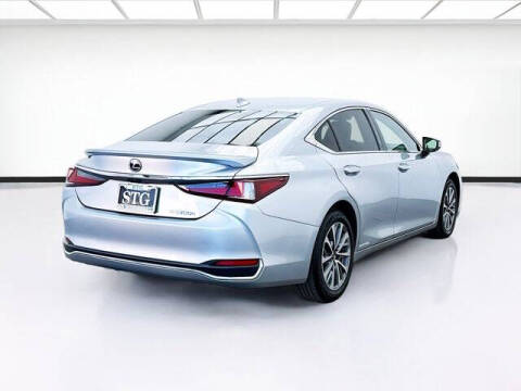 2022 Lexus ES 300h