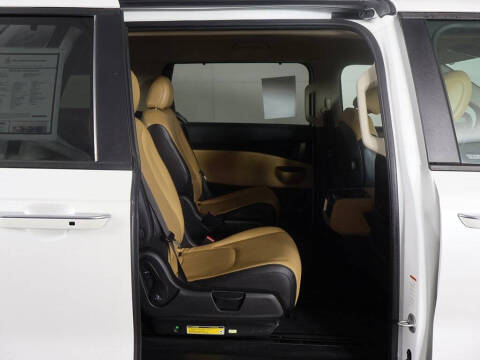 2023 Kia Carnival EX