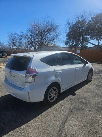 2017 Toyota Prius v Three