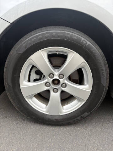 2017 Toyota Sienna LE 7-Passenger Auto Access Seat