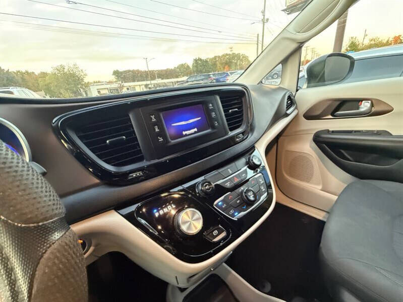 2017 Chrysler Pacifica Touring