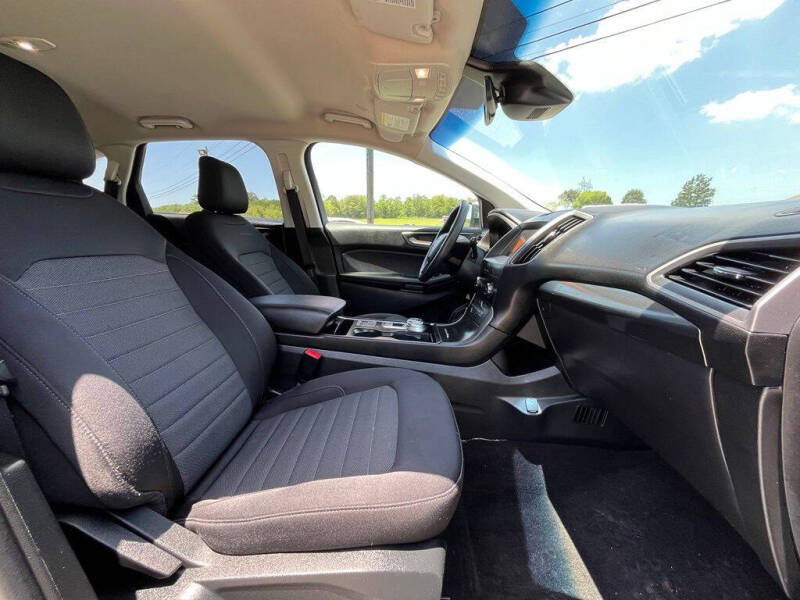 2020 Ford Edge SE