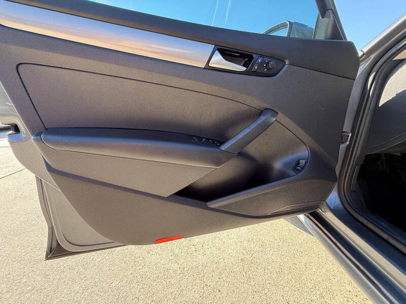 2014 Volkswagen Passat 1.8T S