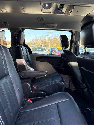 2016 Chrysler Town and Country Touring