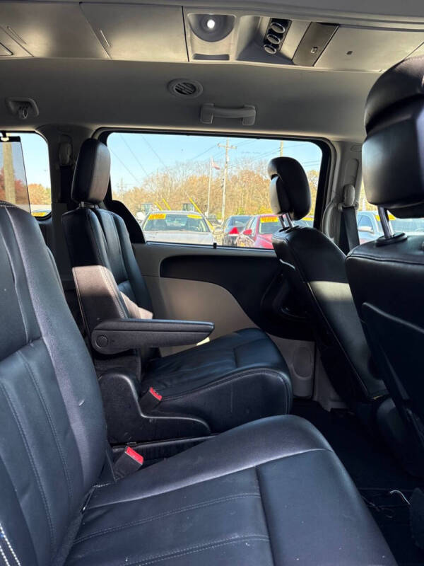 2016 Chrysler Town and Country Touring