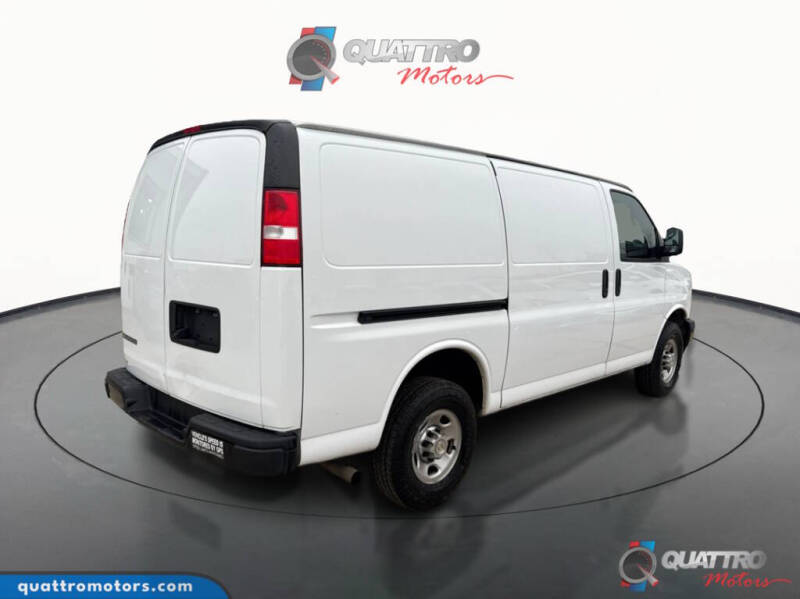 2022 Chevrolet Express 2500