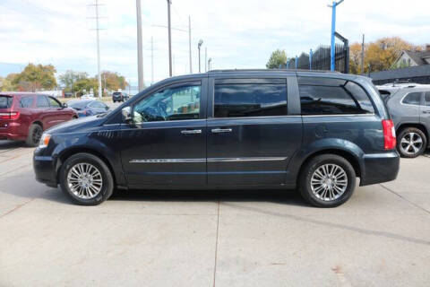 2013 Chrysler Town and Country Touring-L
