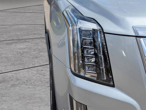 2019 Cadillac Escalade Luxury