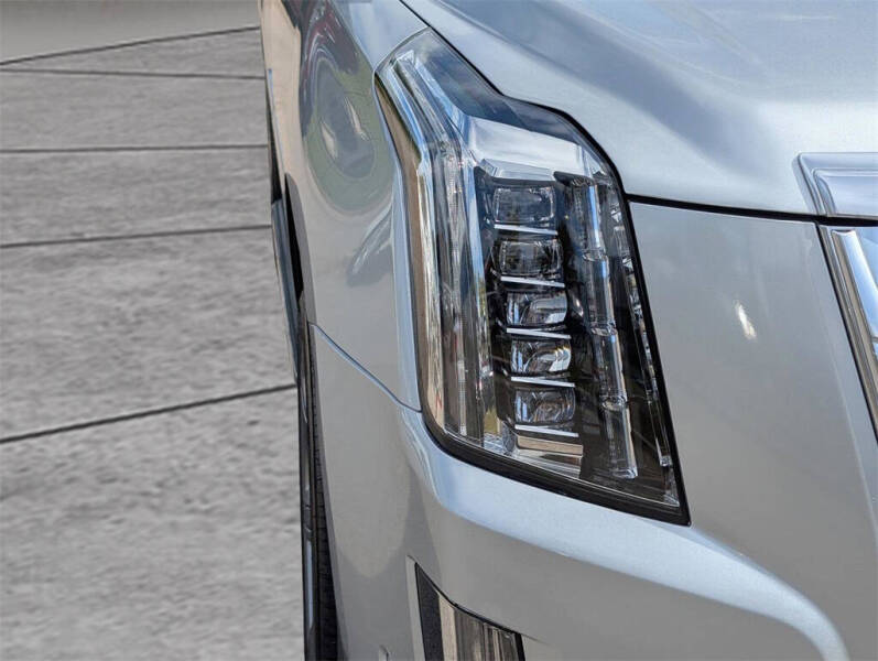 2019 Cadillac Escalade Luxury