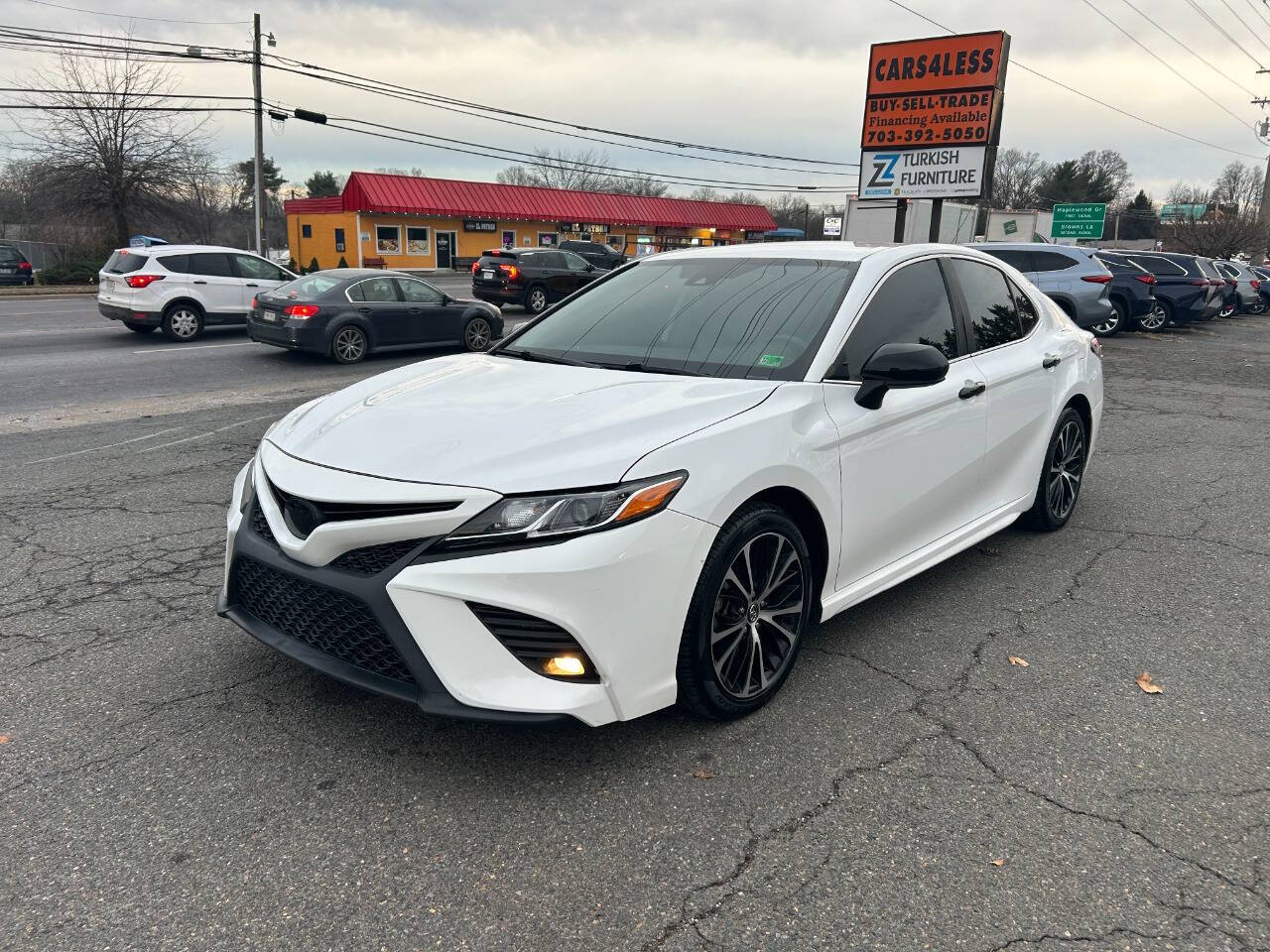 Toyota Camry SE FWD