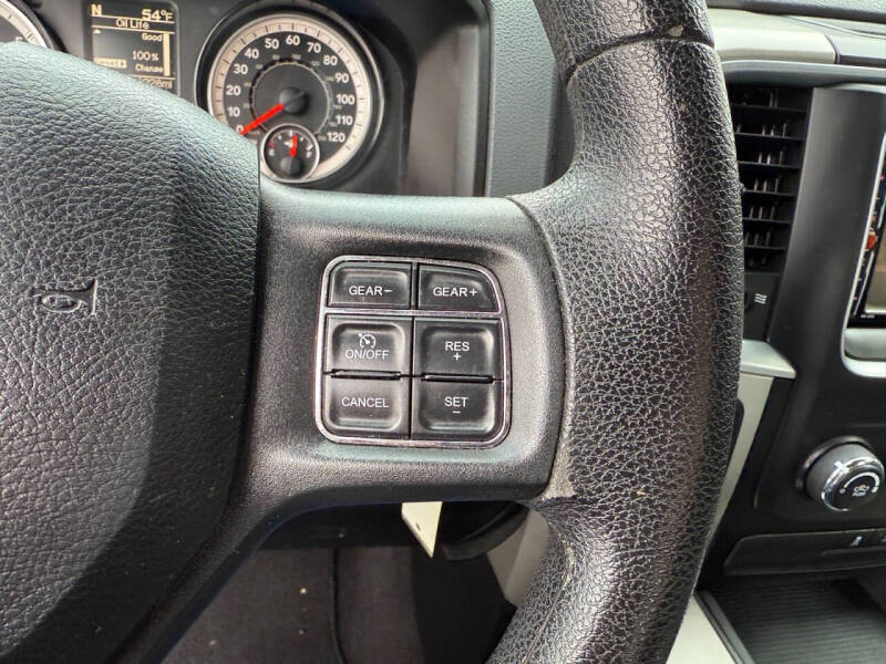2017 RAM 1500 SLT