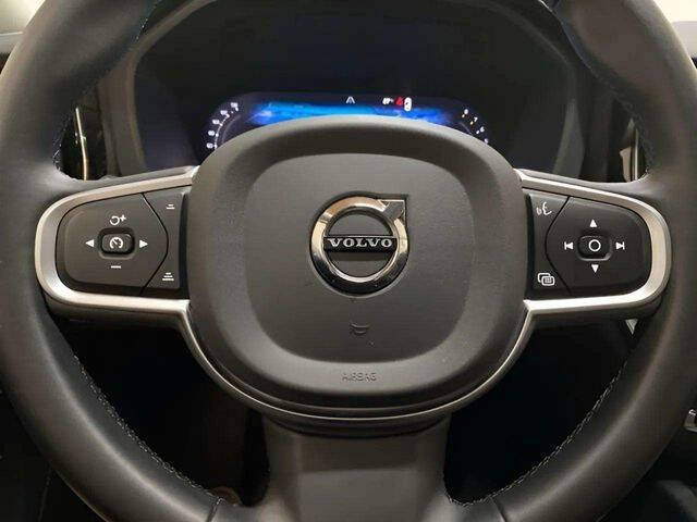 2025 Volvo XC60 B5 Core Dark Theme