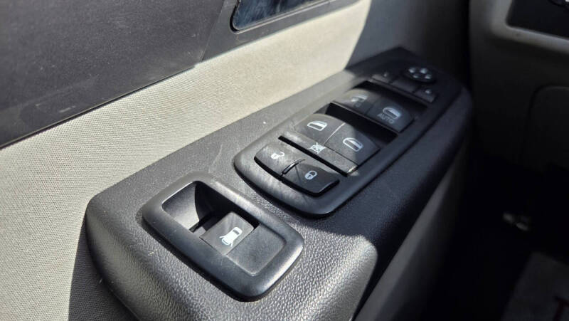 2012 Volkswagen Routan S