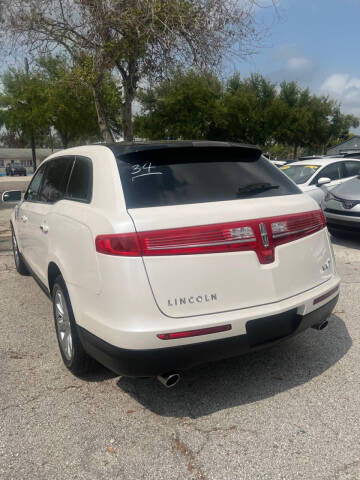 2017 Lincoln MKT