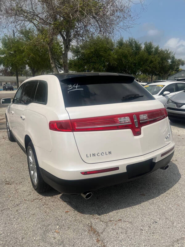 2017 Lincoln MKT