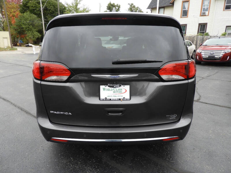 2019 Chrysler Pacifica Touring L