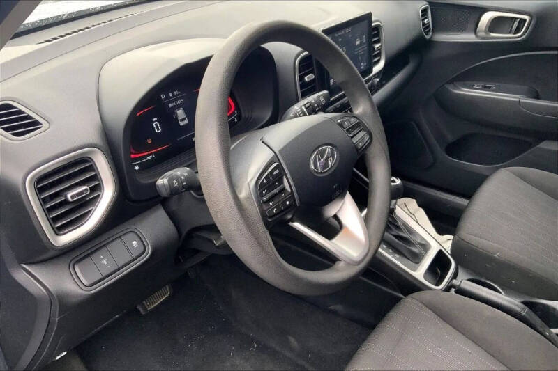 2023 Hyundai Venue SE