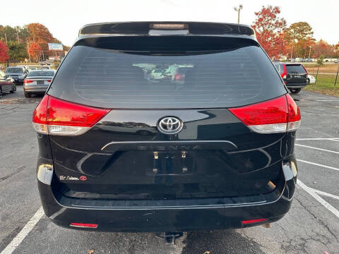 2014 Toyota Sienna L 7-Passenger