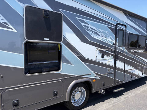 2023 Coachmen RV Entourage