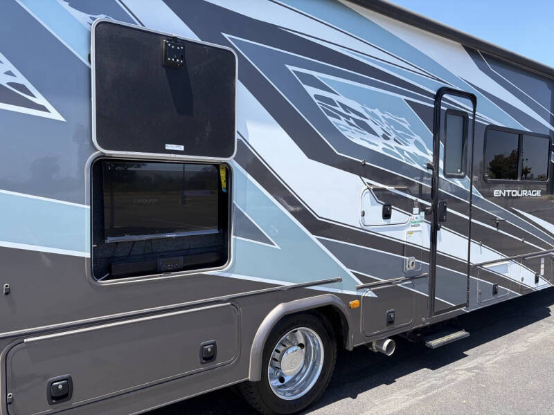 2023 Coachmen RV Entourage
