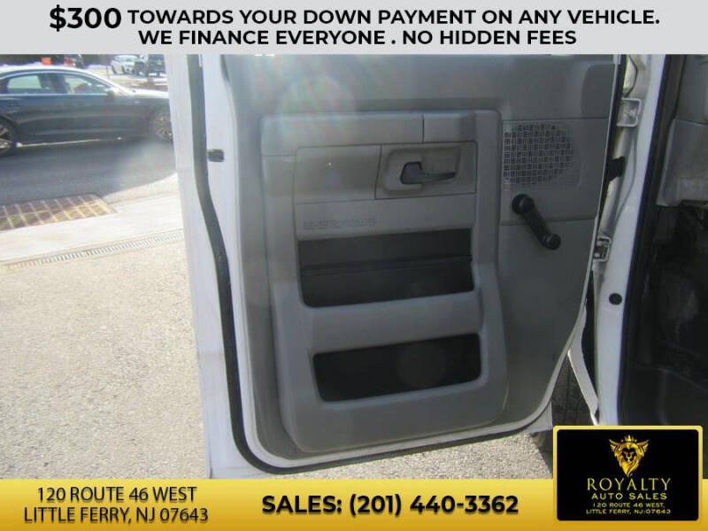 2011 Ford E-Series E-150 XLT