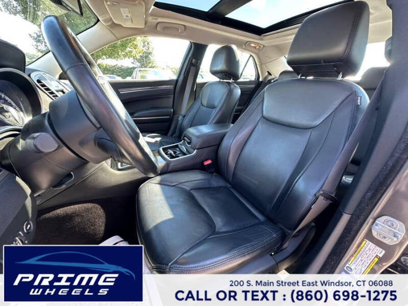 2017 Chrysler 300 Limited