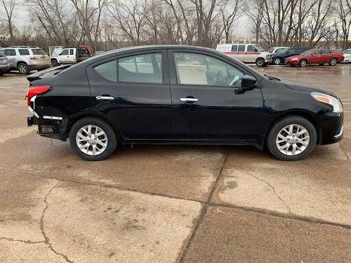 2017 Nissan Versa Sedan null photo 5