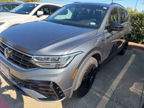 2023 Volkswagen Tiguan SE R-Line Black