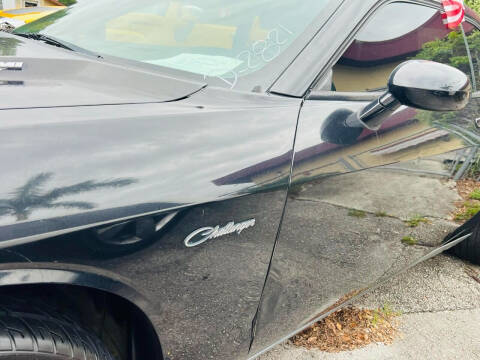 2011 Dodge Challenger R/T Plus