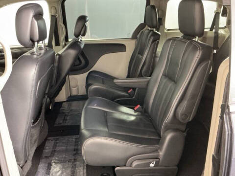2013 Chrysler Town and Country Touring