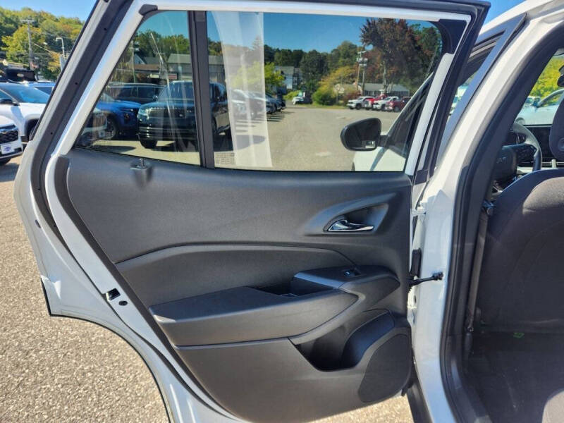 2025 Chevrolet Trax RS