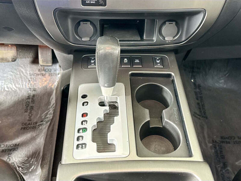 2014 Nissan Armada SV