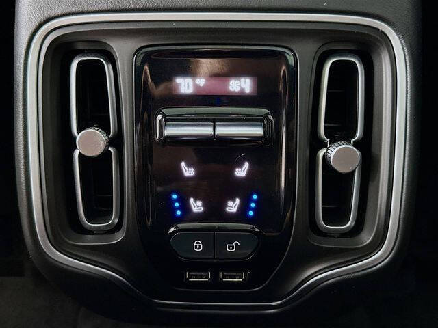 2021 Aston Martin DBX